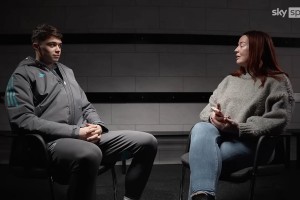开云App-刘易斯-米利：开始有点不习惯踢边后卫，现在已逐渐找到感觉